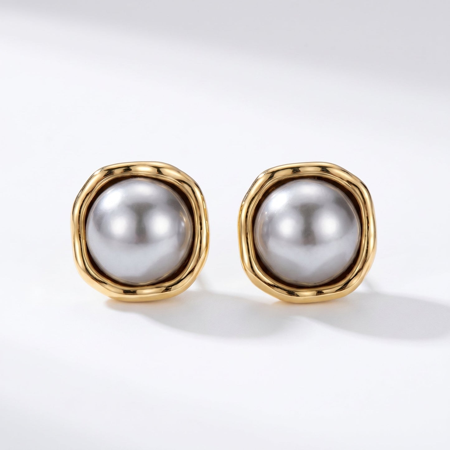 AMELIA - PENDIENTES PERLA DORADA